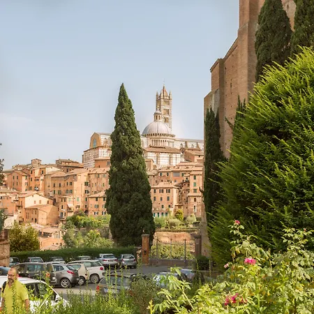 알베르고 치우사렐리 3* 시에나